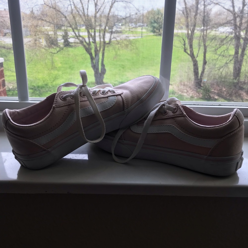 VANS WOMEN SZ 6 | pink and white
